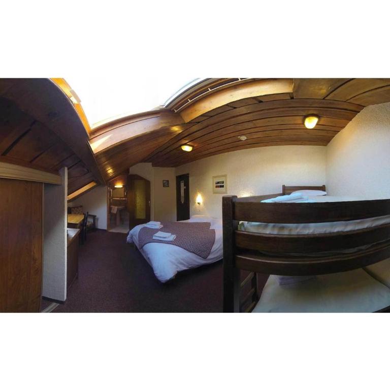 Hôtel les Gardettes - Chambre Quadruple Standard - 2