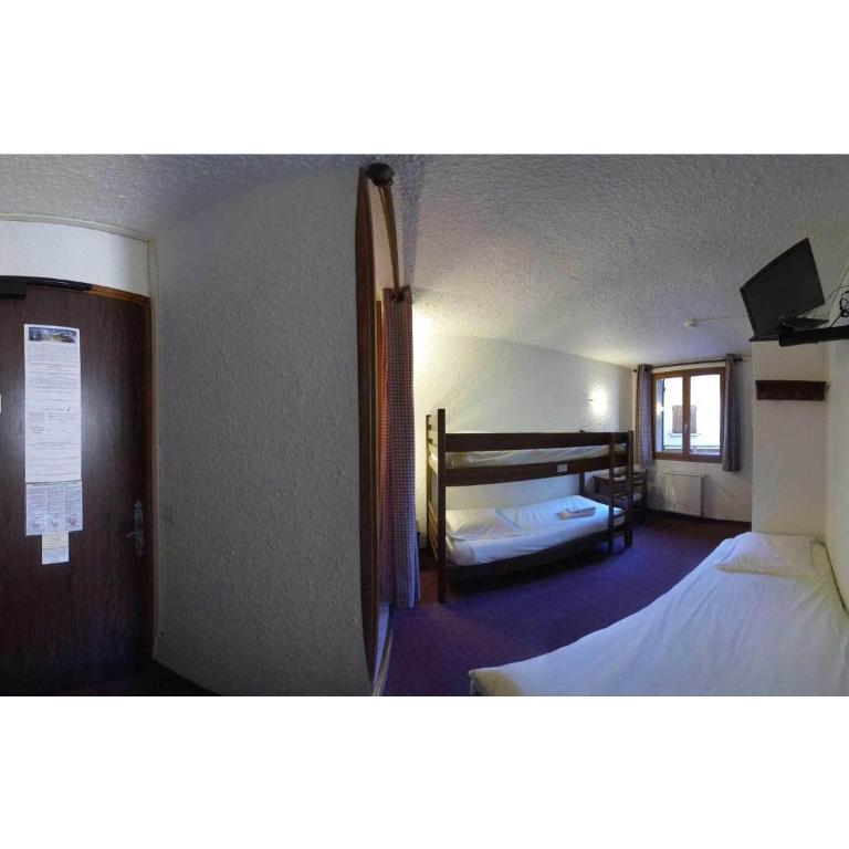 Hôtel les Gardettes - Chambre avec Lits Superposés - 1