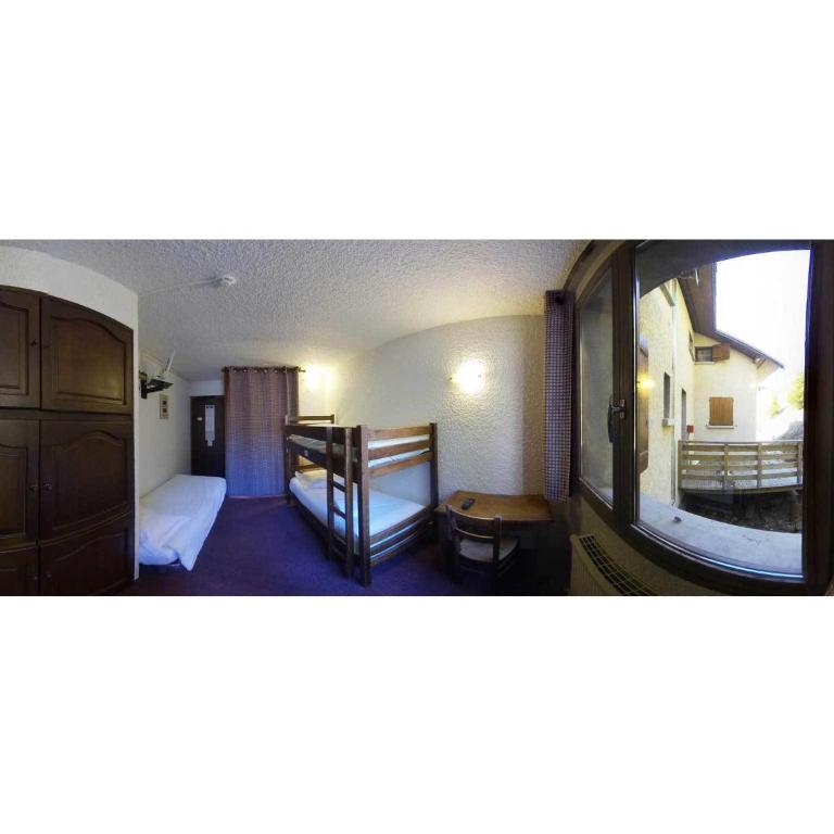 Hôtel les Gardettes - Chambre avec Lits Superposés - 3