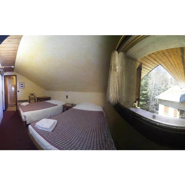 Hôtel les Gardettes - Petite Chambre Lits Jumeaux - 4