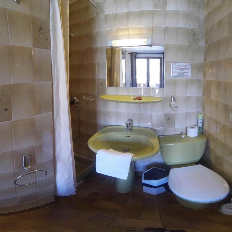 Hôtel les Gardettes - Chambre Double avec Balcon - 5