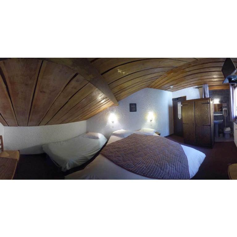 Hôtel les Gardettes - Chambre Double avec Lit d'Appoint - 1