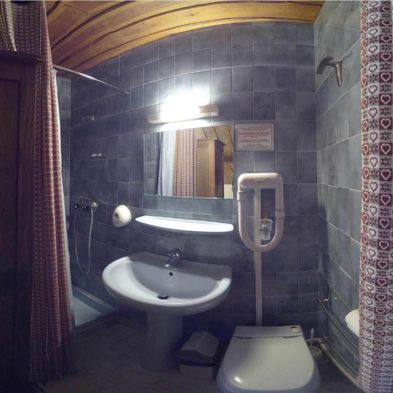 Hôtel les Gardettes - Chambre Double avec Lit d'Appoint - 4