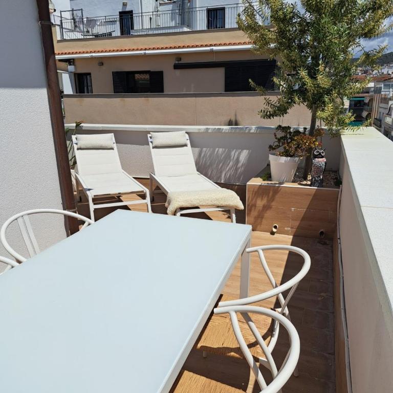 Ático esquinero muy soleado con la terraza de 50 m2 - Apartamento de 2 dormitorios - 10