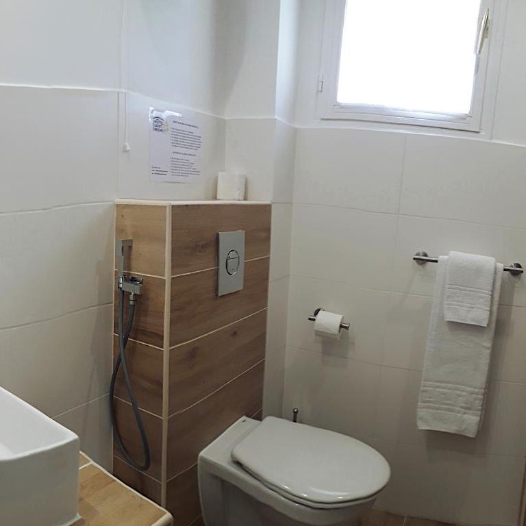 Hôtel Saint-Michel - Chambre Double avec Salle de Bains Privative - 1