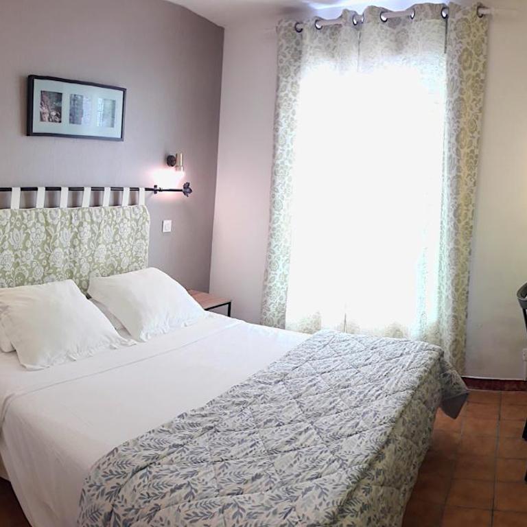 Hôtel Saint-Michel - Chambre Double avec Salle de Bains Privative - 2