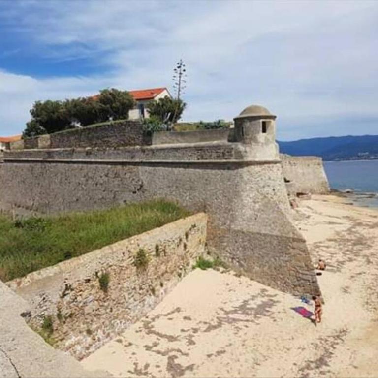 Très bel appartement avec terrasse de 87m2 avec une superbe vue panoramique sur la baie d Ajaccio - Apartment mit 2 Schlafzimmern - 35
