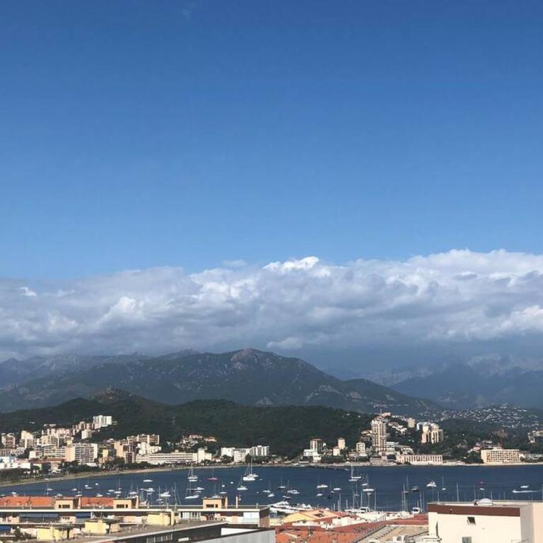 Très bel appartement avec terrasse de 87m2 avec une superbe vue panoramique sur la baie d Ajaccio - Apartment mit 2 Schlafzimmern - 39