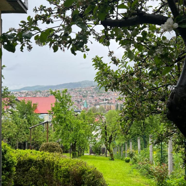 Holiday House Bistrik - Apartman sa Pogledom na Vrt - 33