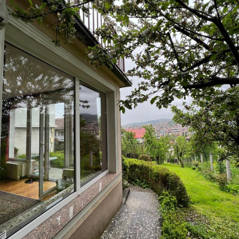 Holiday House Bistrik - Apartman sa Pogledom na Vrt - 35
