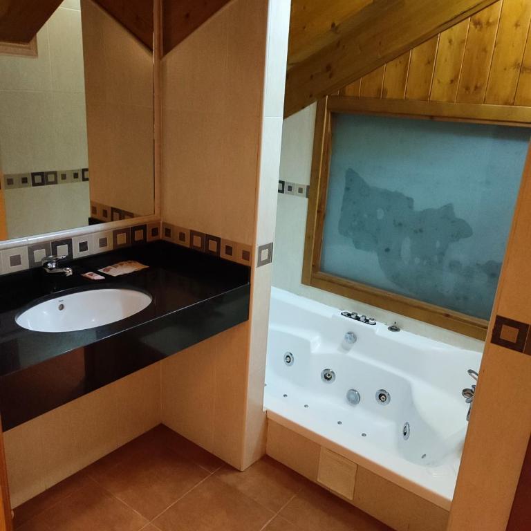 Casas Pirineo, Ainsa - Deluxe Apartment - 1