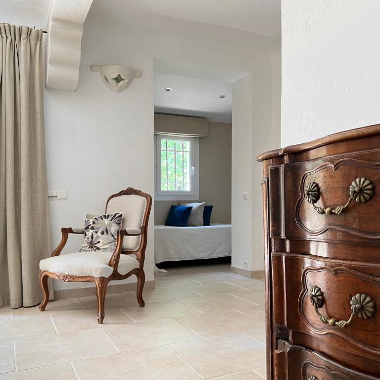 Hotel Les Messugues - Chambre Familiale Deluxe - 7