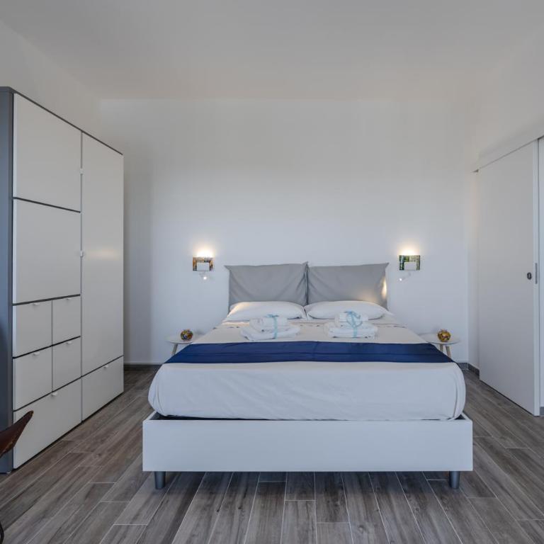 GuestHost - Licia & Tonino Apartments near the station - Apartment with Balcony - 7