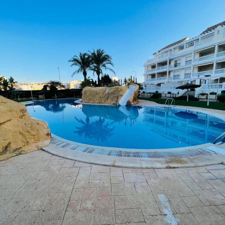 Schöne Unterkunft mit Pool und Terrasse. - Apartamento de 2 dormitorios - 2