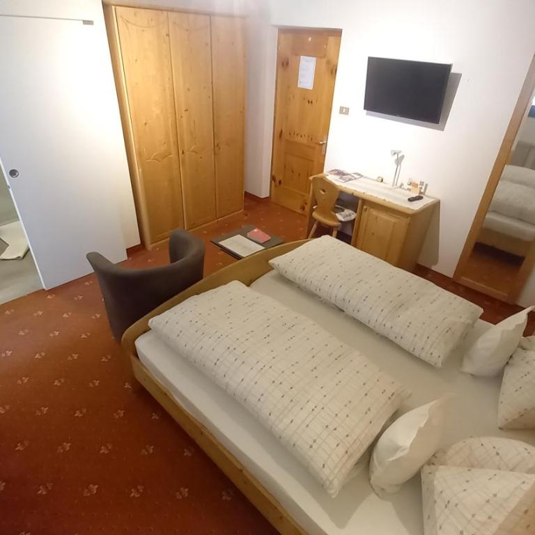 Garni Meinrad - Doppelzimmer mit Balkon - 8