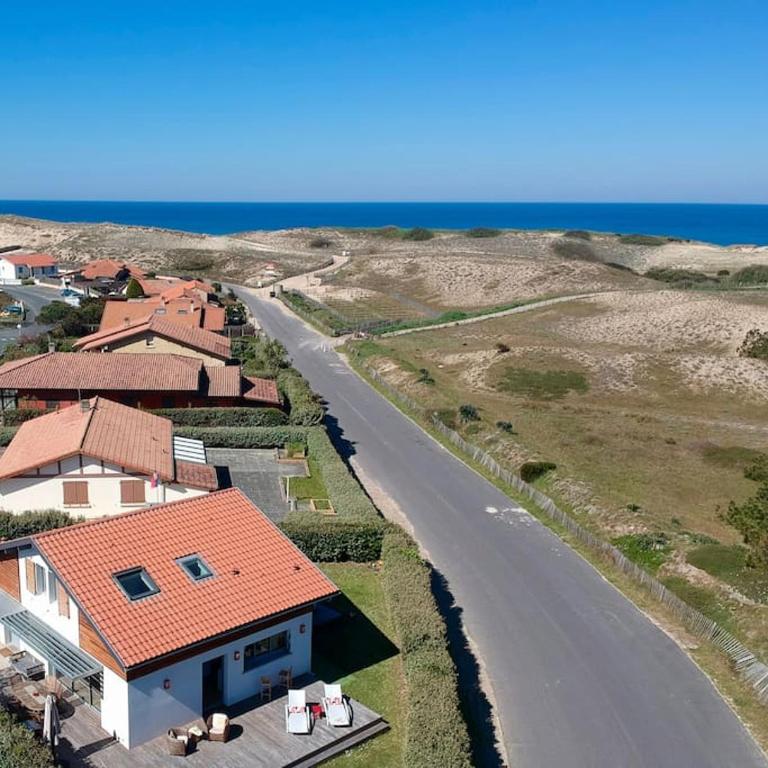 Modern Beach Villa 150m from the Atlantic surf - Villa - Côté Plage - 1