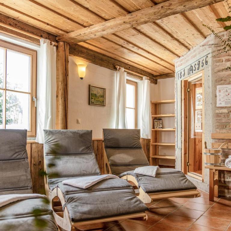 Charmante Berghuette - Maison de Vacances 9 Chambres - 4
