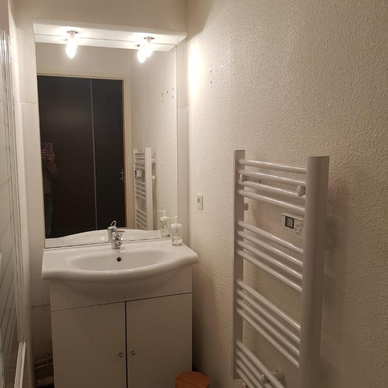 T2 avec balcon plein sud - Apartment mit 2 Schlafzimmern - 15