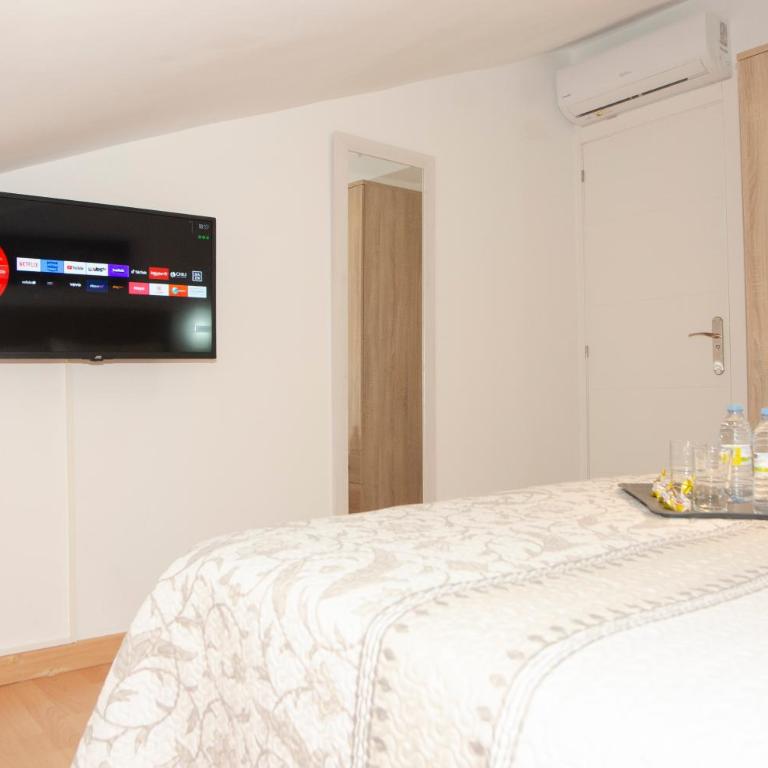 Alojamiento Alameda - Habitación Doble Superior - 6