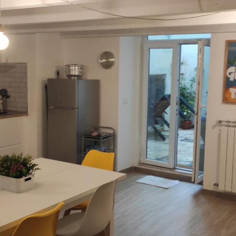 CaSaMaS Spacious 75m Apartment in Brindisi Historic Center Rated 9 - Casa con 1 Camera da Letto - 9