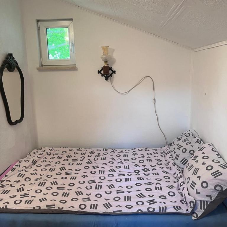 Villa Rose - Three-Bedroom House - 10