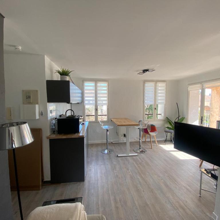 CARQUEIRANNE STUDIO DE CHARME PROCHE PLAGES - Appartement 1 Chambre - 25