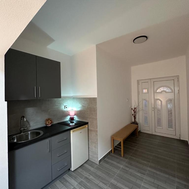Apartments Baja - Two-Bedroom Apartment with Sea View and Balcony - 12