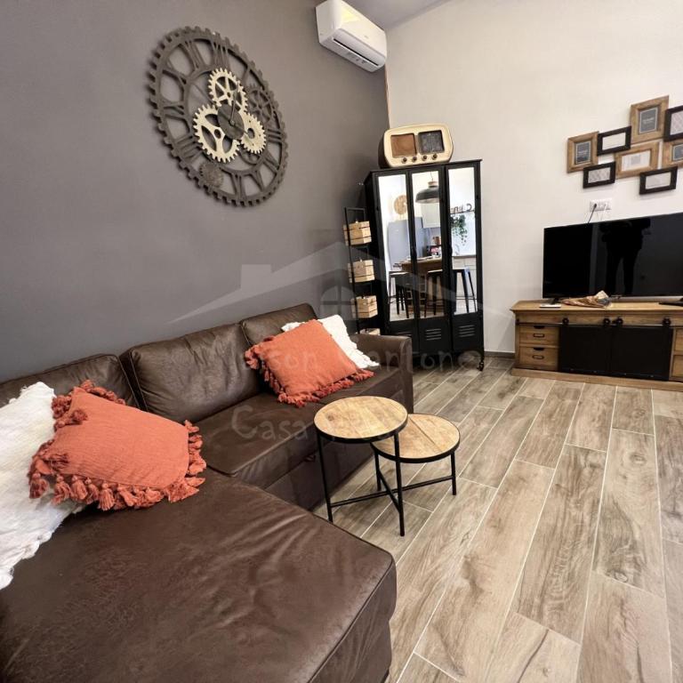 MAISON CANTONE - One-Bedroom Apartment - 2