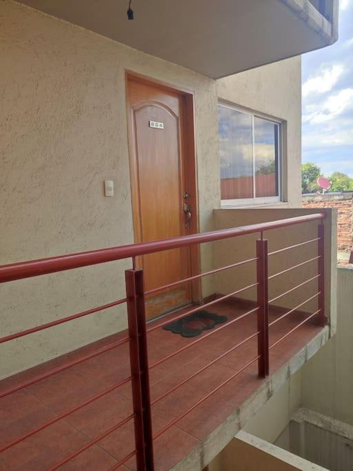 Comodo Practico Ubicado - Two-Bedroom Apartment - 8