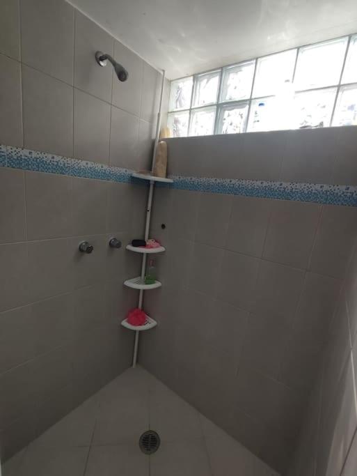 Comodo Practico Ubicado - Two-Bedroom Apartment - 10