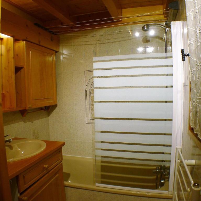 Duplex T3 à Morillon - Animaux bienvenus, WiFi, Parking inclus - Appartamento con 2 Camere da Letto - 14