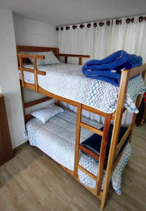 Home Away - Cama Individual en habitación compartida femenina - 1