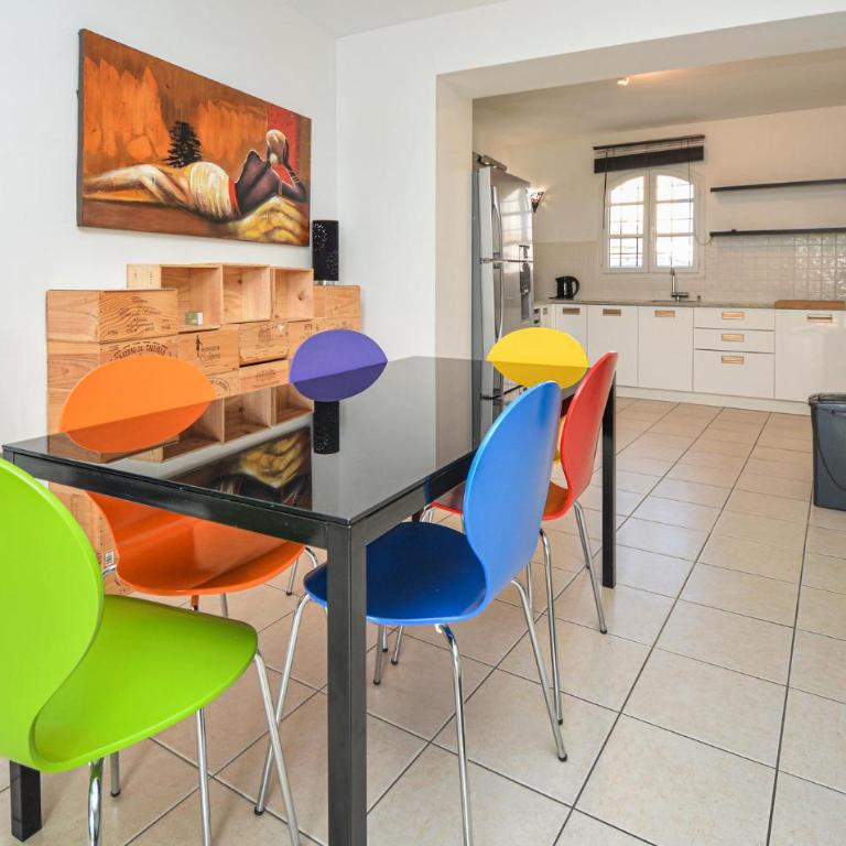 Belle Maison À Aigues-Mortes Avec Wi-Fi - Maison de Vacances 3 Chambres - 12