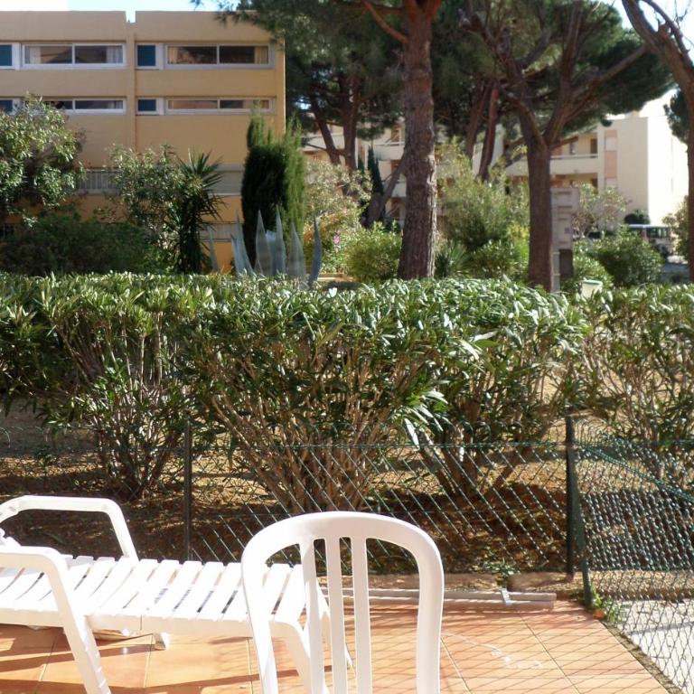 T2 Terrasse, Bormes Les Mimosas La Faviere, 5 Pers, 5 mn à pieds des plages et commerces - Appartement 1 Chambre - 10