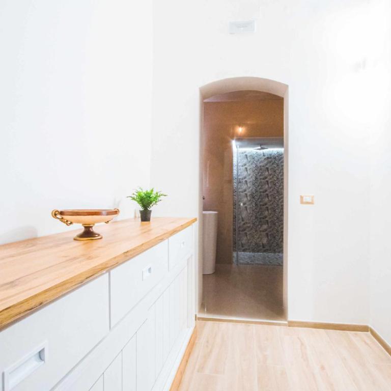 Cas358 Luxury Suite - One-Bedroom Apartment with Spa Bath - 16