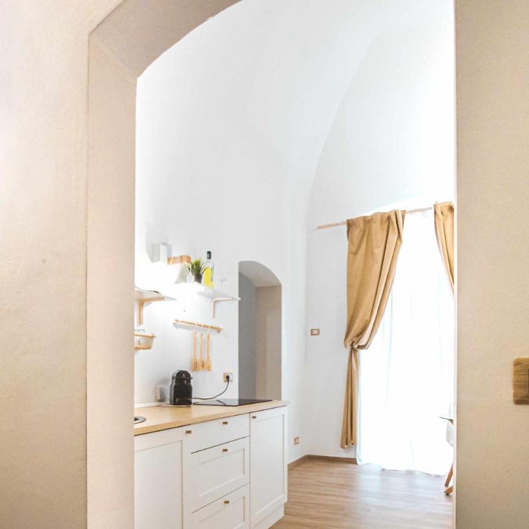 Cas358 Luxury Suite - One-Bedroom Apartment with Spa Bath - 20