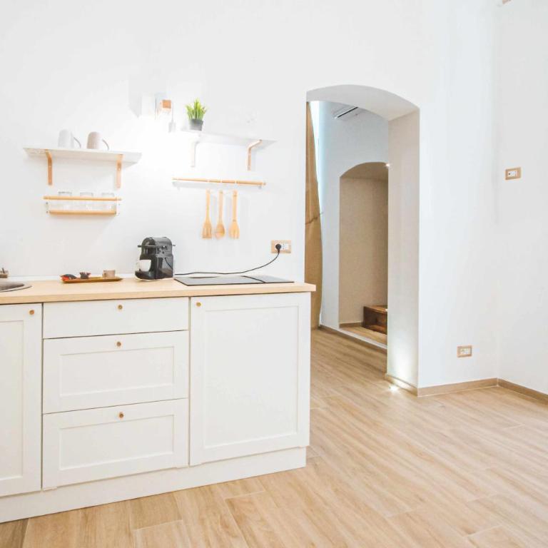 Cas358 Luxury Suite - One-Bedroom Apartment with Spa Bath - 47