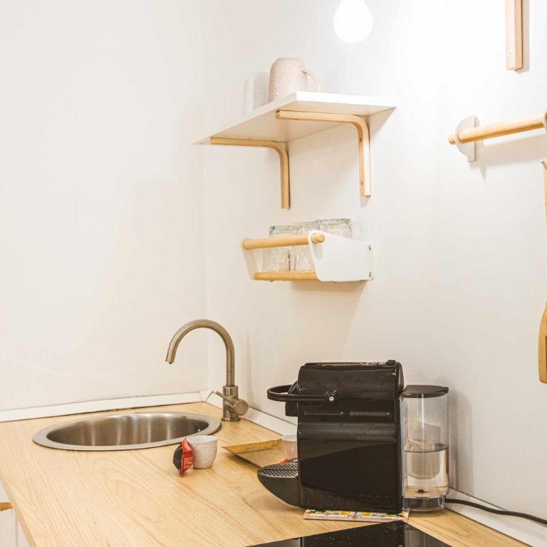 Cas358 Luxury Suite - One-Bedroom Apartment with Spa Bath - 39