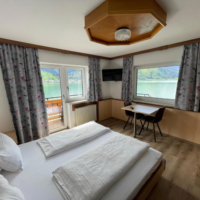 Hotel-Garni Seestrand - Familienzimmer mit Seeblick - 2