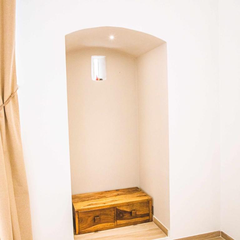 Cas358 Luxury Suite - One-Bedroom Apartment with Spa Bath - 41