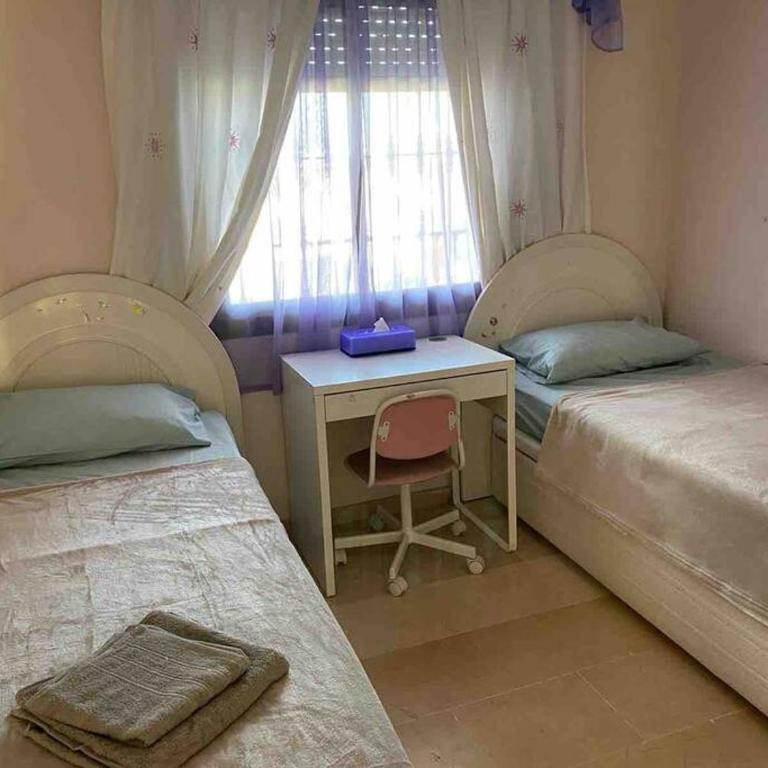 Cozy and inexpensive apartments nearly sea,tennis,bars and other - Apartamento de 2 dormitorios con balcón y terraza - 2
