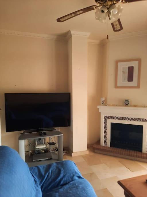Cozy and inexpensive apartments nearly sea,tennis,bars and other - Apartamento de 2 dormitorios con balcón y terraza - 5
