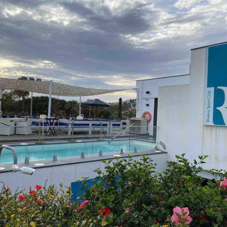 Cozy and inexpensive apartments nearly sea,tennis,bars and other - Apartamento de 2 dormitorios con balcón y terraza - 7