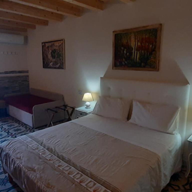 Al Castello B&B - Camera Matrimoniale Deluxe con 1 Letto Supplementare - 4