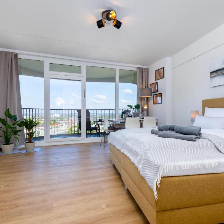 Primero Top-Suite I 22 Stock I Messe Zentrum Kongress - Apartment with Balcony - 1