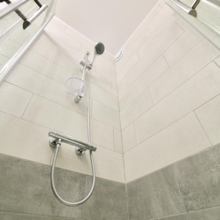 T2 refait à neuf, au calme, piscine, parking privé - Appartement avec Terrasse - 20