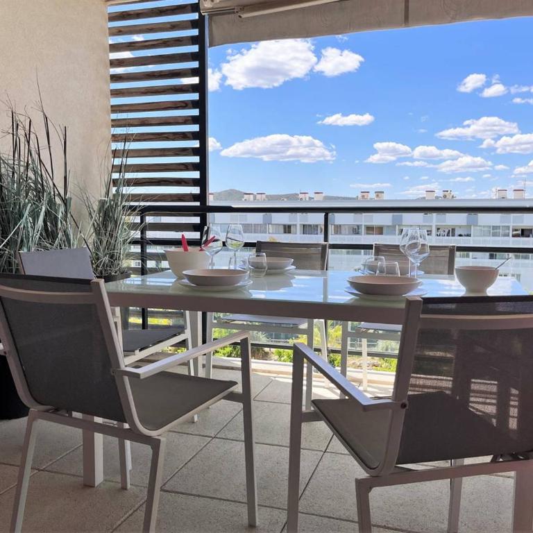Charmant T2 climatisé avec grande terrasse, piscine et parking privatif, proche plage et commerces. - FR-1-251-441 - Appartement - 7