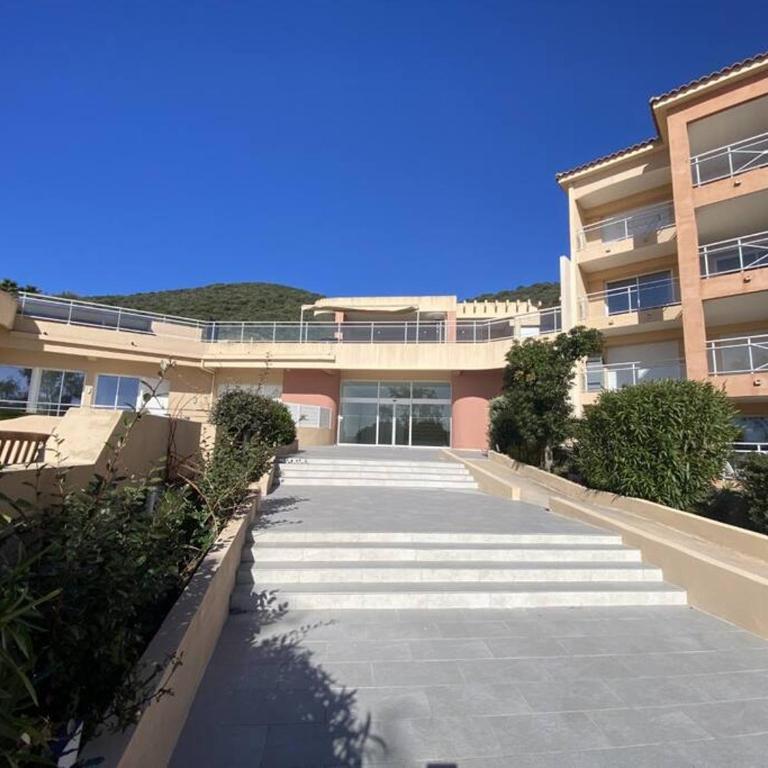 Bel app T2 en bord de Mer vue Sanquinaires piscine - Appartement 1 Chambre - 37