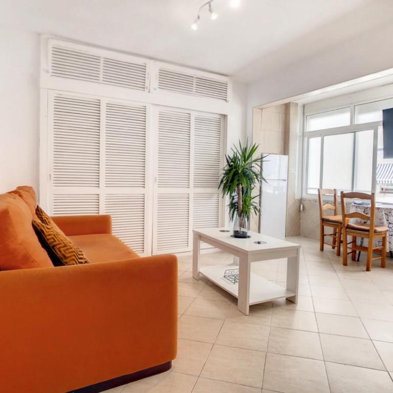 Urban&Vacay! Suite - Torremolinos City Centre - One-Bedroom Apartment - 1