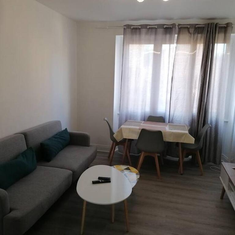 Appartement meublé proche du centre - Wifi/Parking - Appartement 3 Chambres - 8